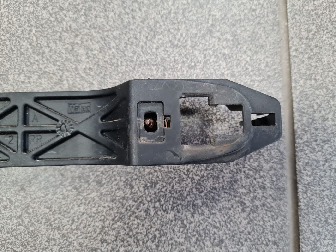 Durvju roktura iekšējais stiprinājums priekš TOYOTA COROLLA VERSO 2006 6 Durvju roktura iekšējais stiprinājums priekš TOYOTA COROLLA VERSO 2006