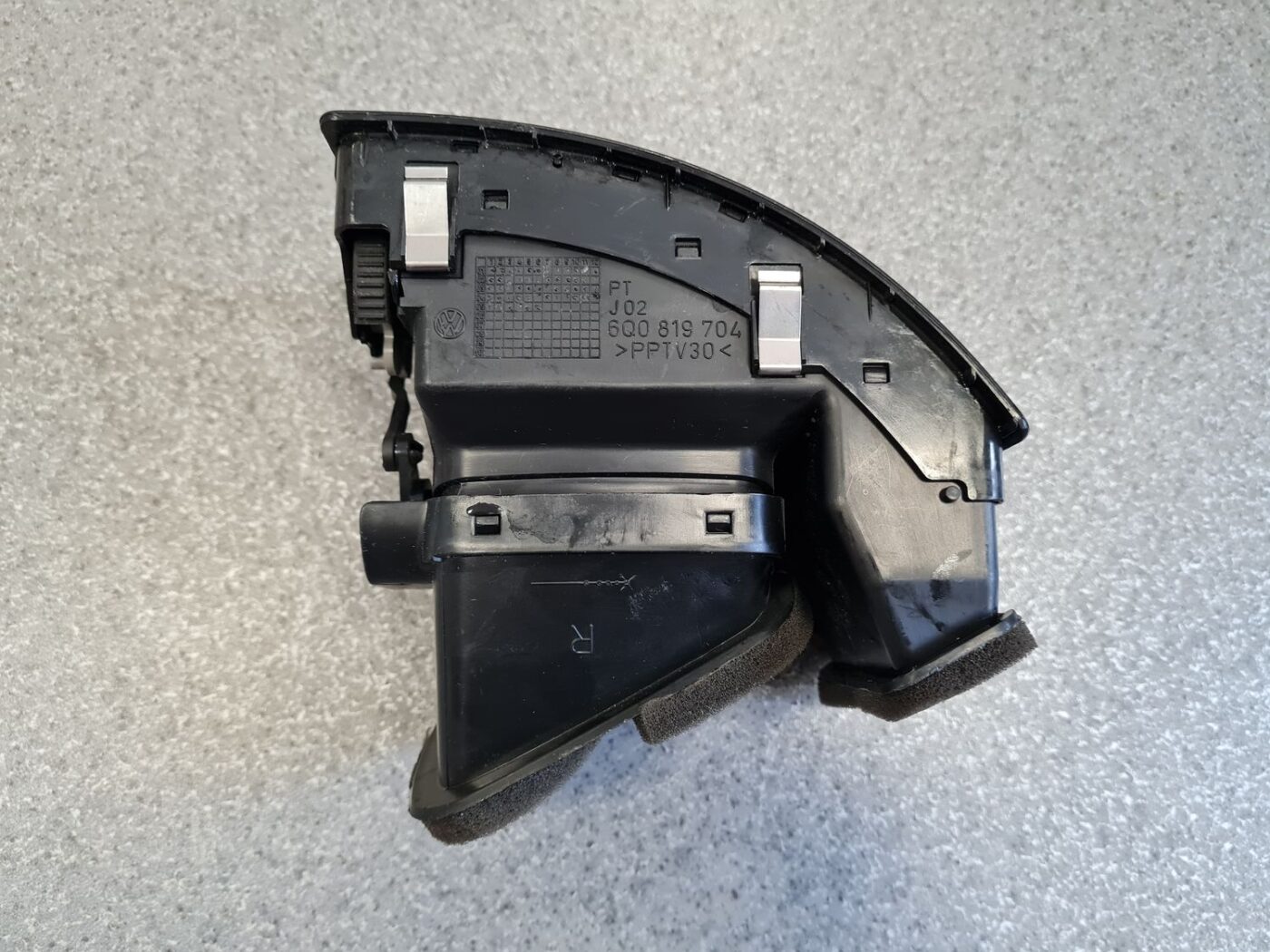 Mērinstrumentu paneļa gaisa vads, pa labi priekš VW POLO 2005