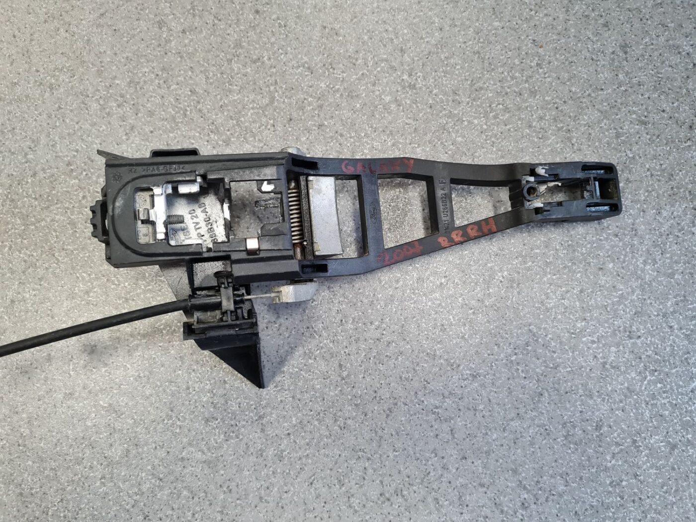 Durvju roktura iekšējais stiprinājums priekš FORD GALAXY 2007 2 Durvju roktura iekšējais stiprinājums priekš FORD GALAXY 2007