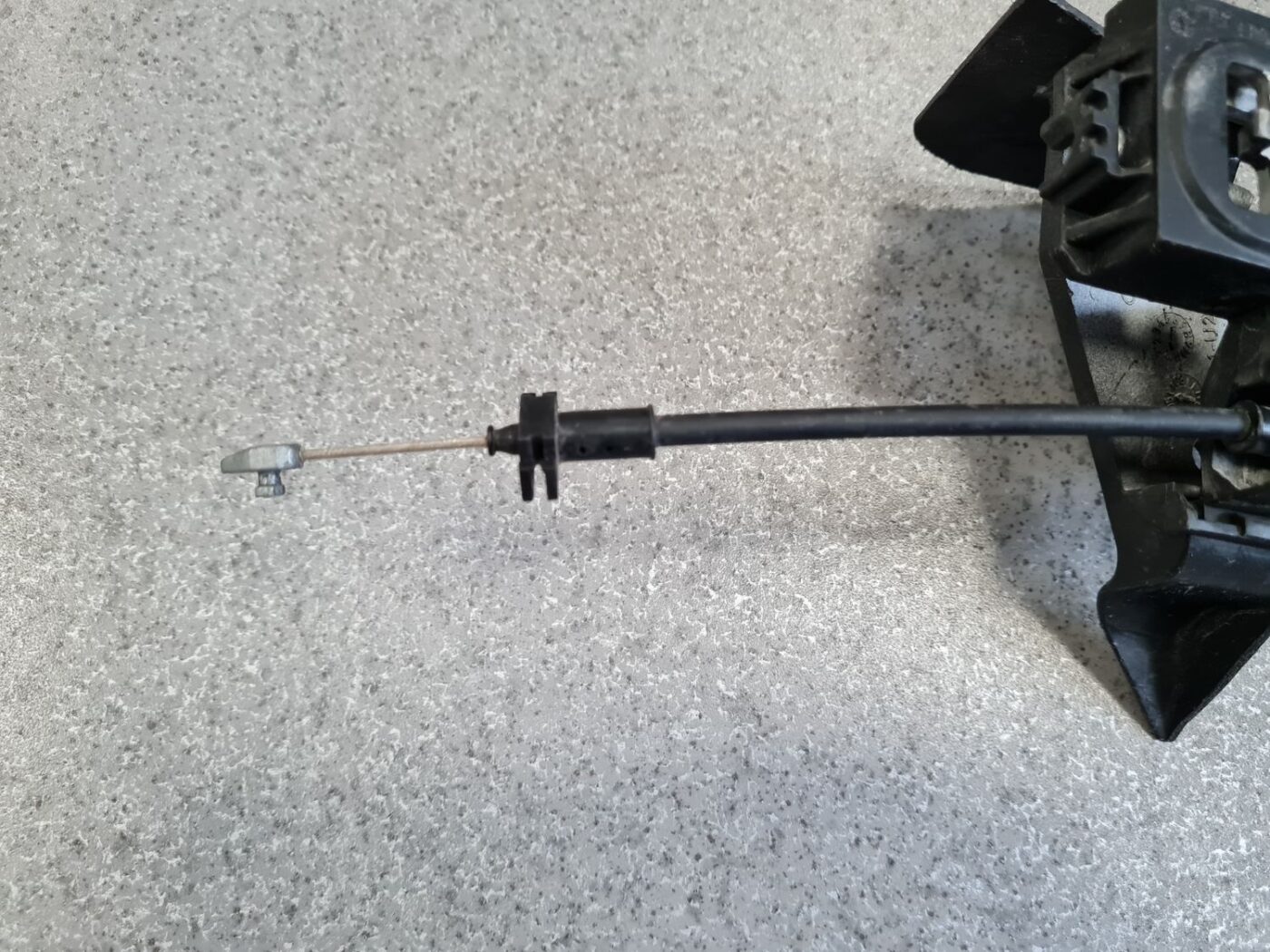 Durvju roktura iekšējais stiprinājums priekš FORD GALAXY 2007 12 Durvju roktura iekšējais stiprinājums priekš FORD GALAXY 2007