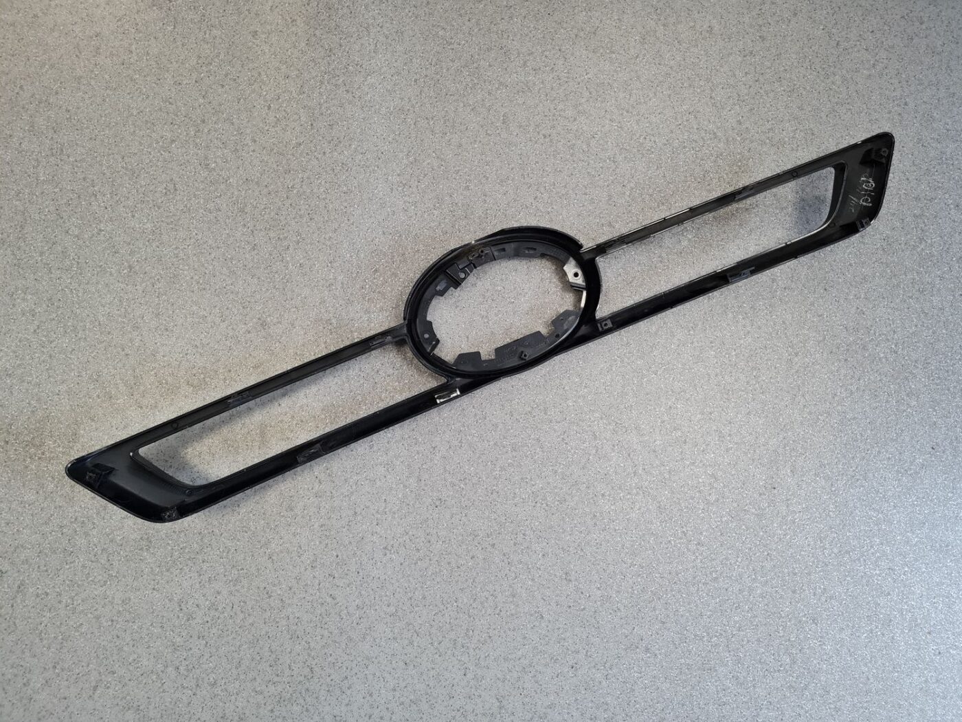 Bufera reste priekš Toyota Hilux 2016-