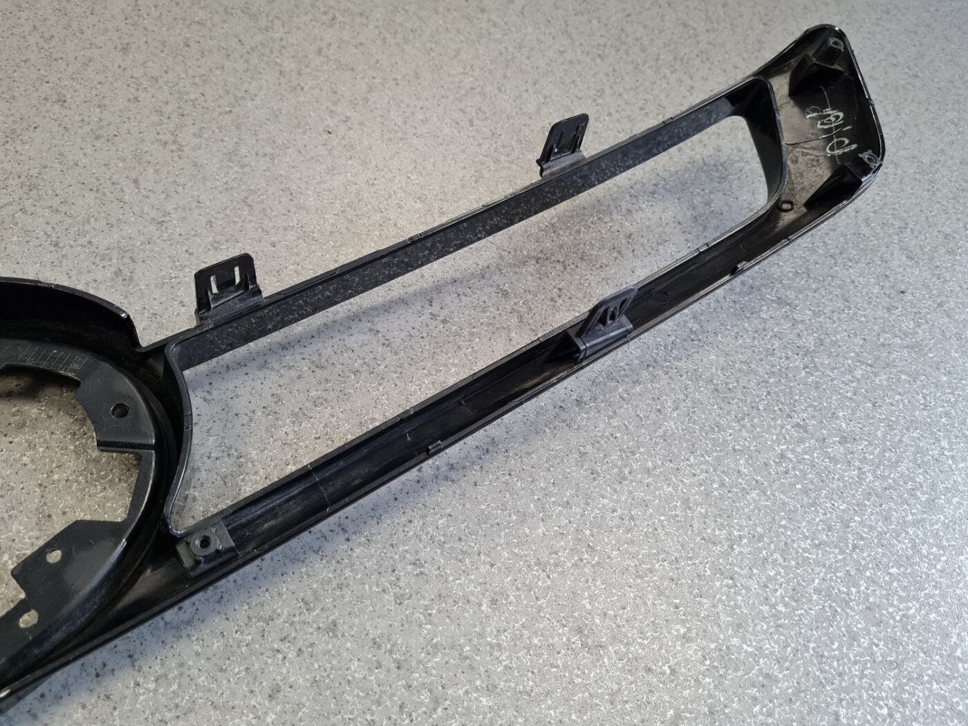 Bufera reste priekš Toyota Hilux 2016-