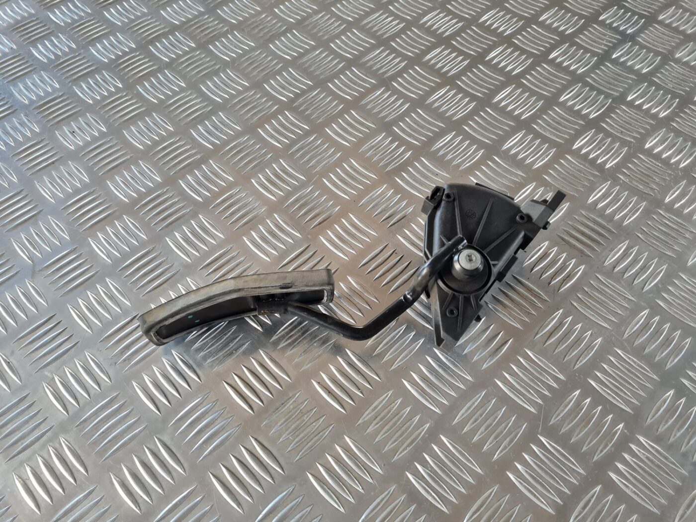 Gāzes pedālis priekš SAAB 9-5 1999 4 Gāzes pedālis priekš SAAB 9-5 1999