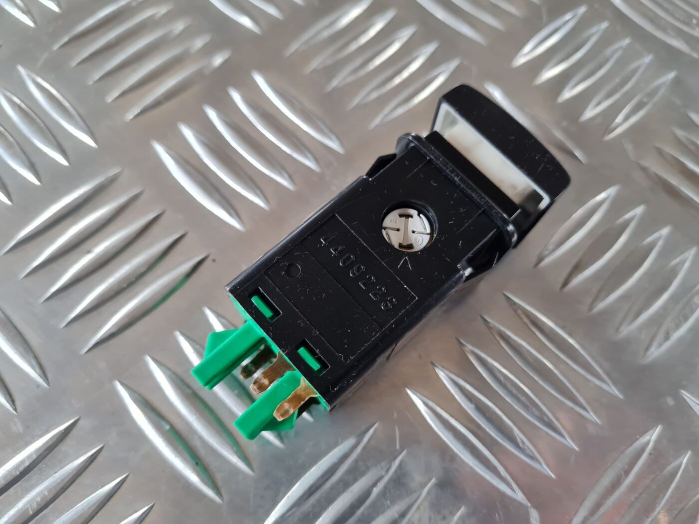 Miglas lukturu ieslēgšanas poga priekš SAAB 9-5 1999 3 Miglas lukturu ieslēgšanas poga priekš SAAB 9-5 1999