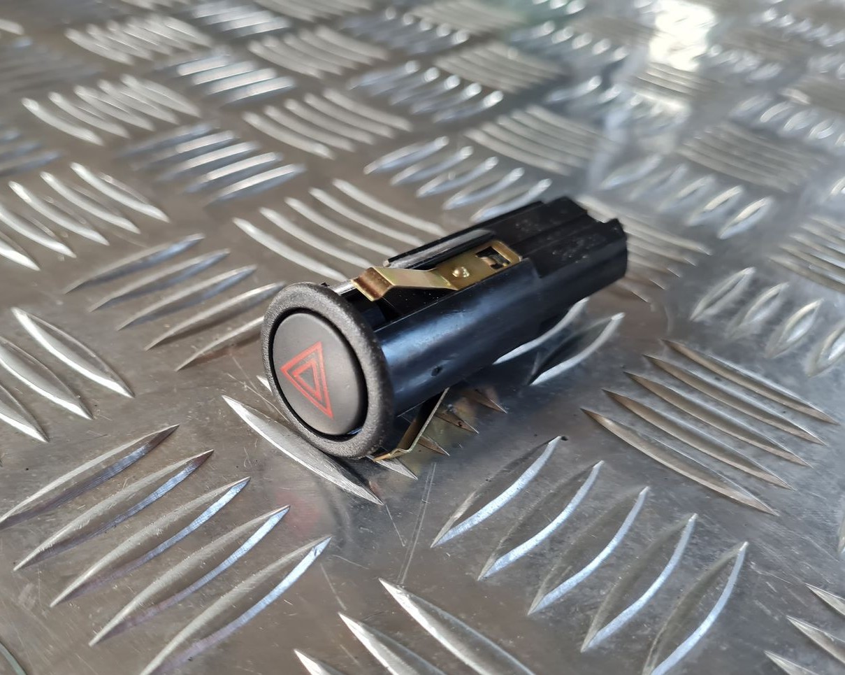 Trauksmes poga priekš SAAB 9-5 1999 2 Trauksmes poga priekš SAAB 9-5 1999