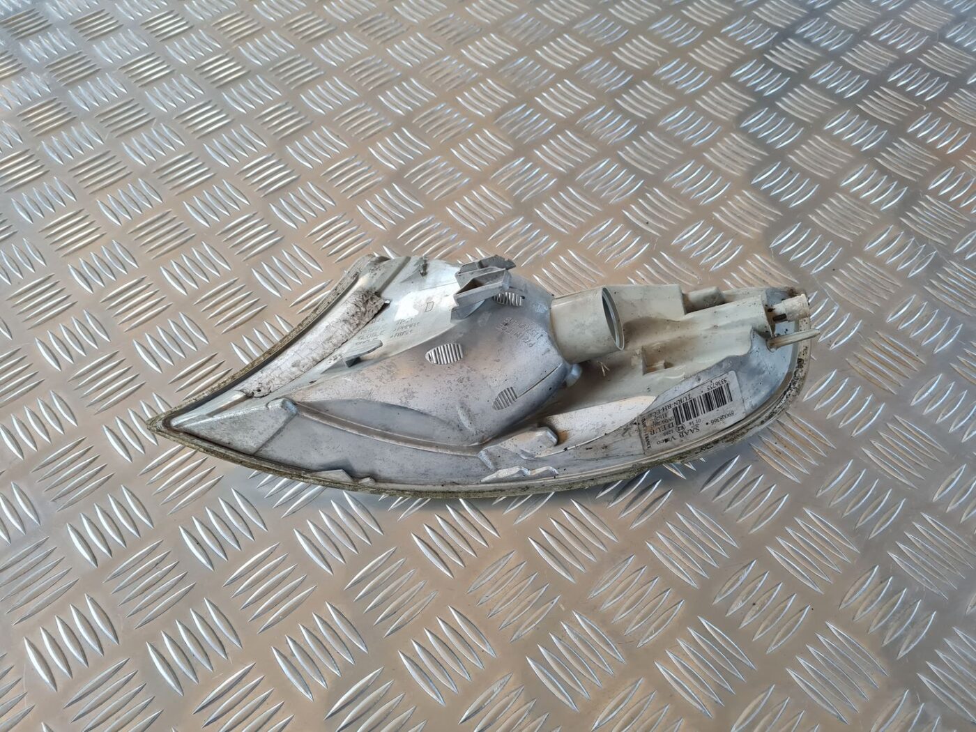 Pagrieziena signala lukturis priekš SAAB 9-5 1999 6 Pagrieziena signala lukturis priekš SAAB 9-5 1999