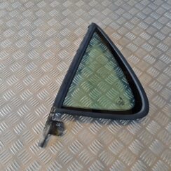 Kreiso durvju stūra stikls priekš SAAB 9-5 1999