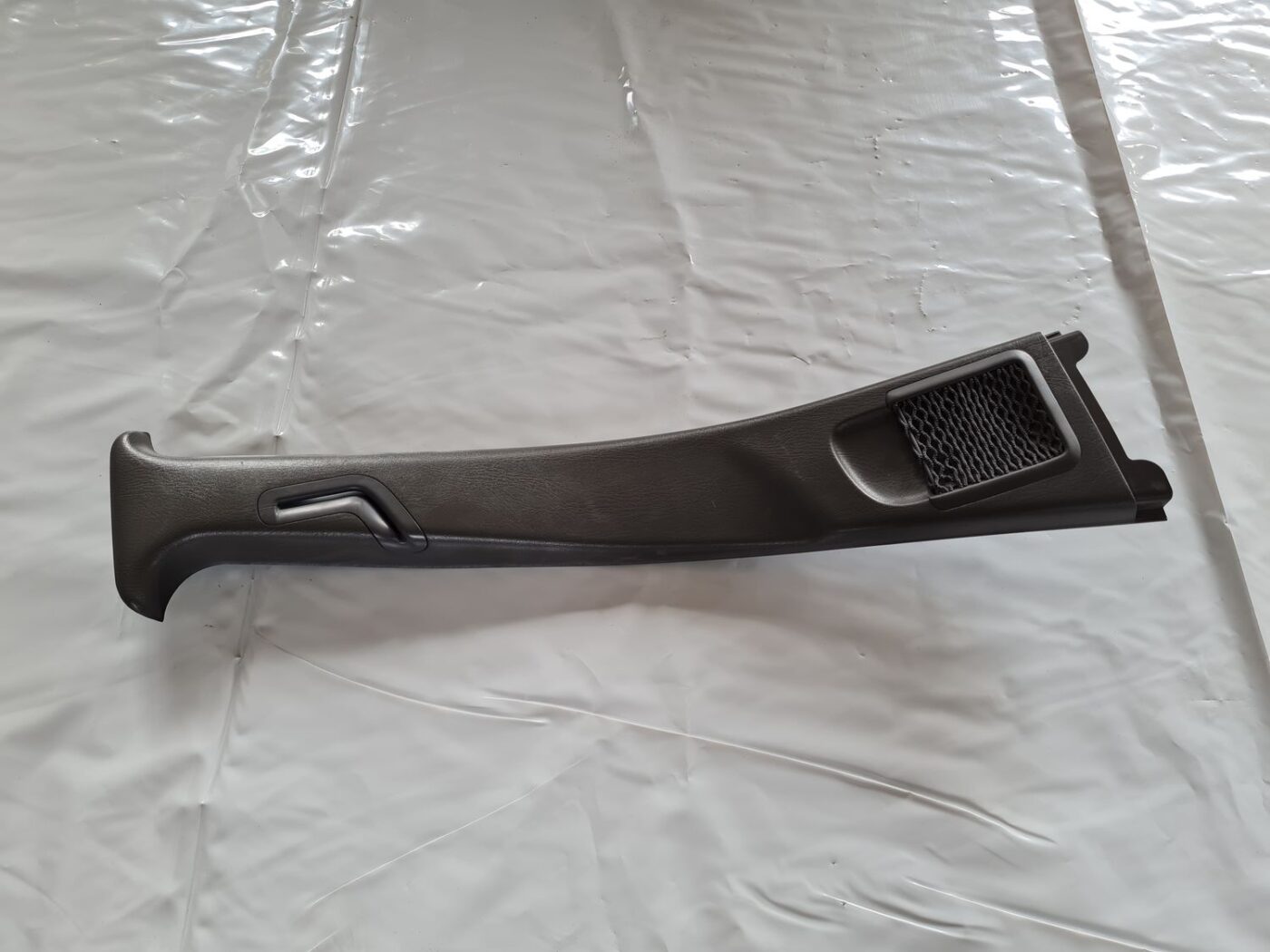 Vidējas salona statnes apdare priekš SAAB 9-5 1999 1 Vidējas salona statnes apdare priekš SAAB 9-5 1999