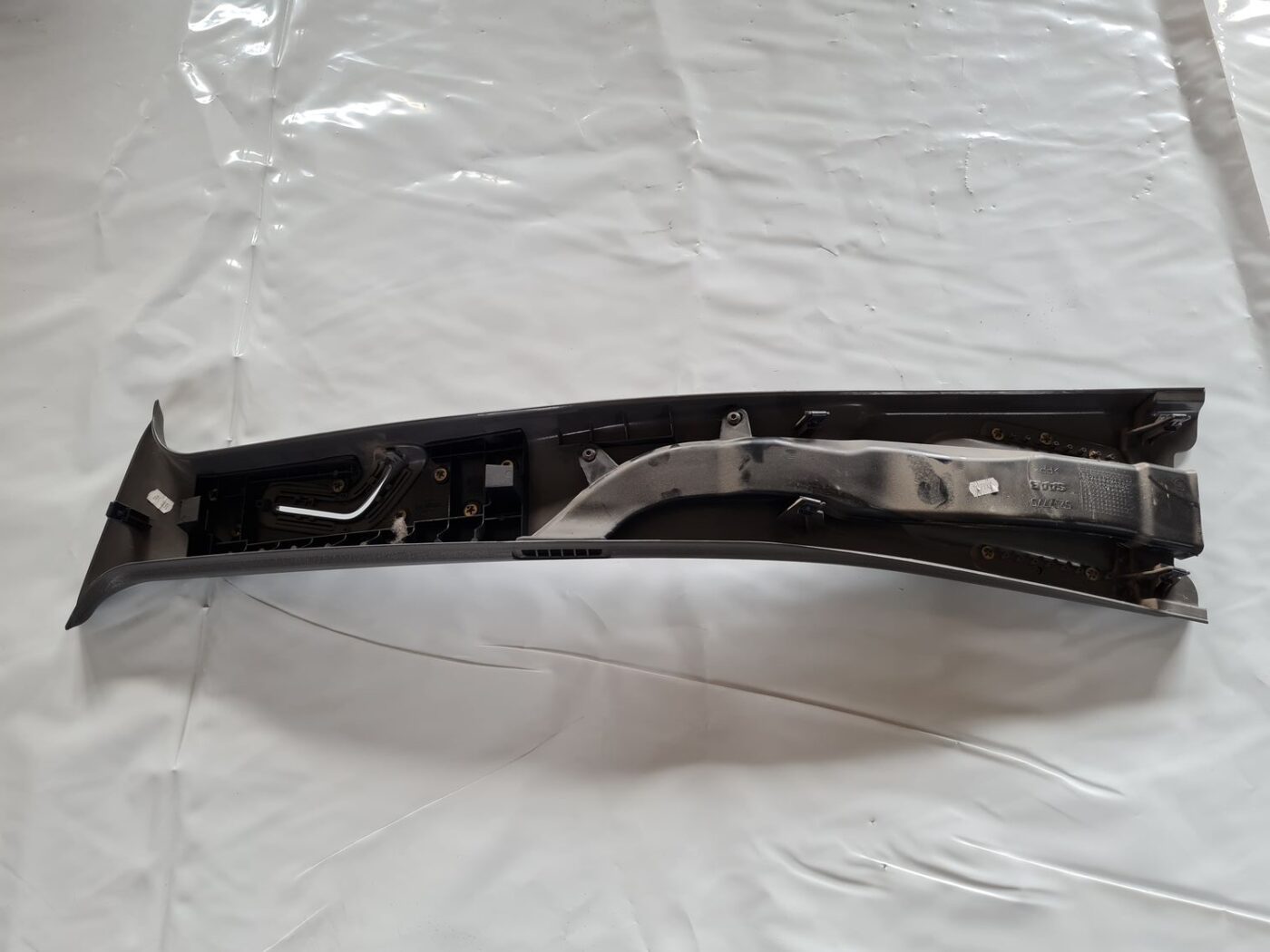 Vidējas salona statnes apdare priekš SAAB 9-5 1999 4 Vidējas salona statnes apdare priekš SAAB 9-5 1999