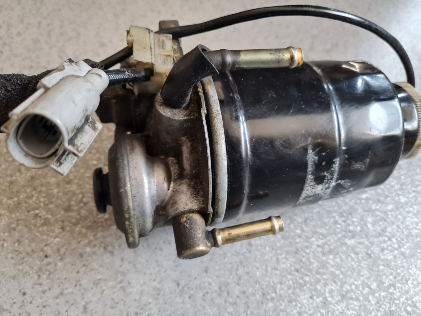 Degvielas filtra korpuss priekš NEW AND USED CAR SPARE PARTS 7 Degvielas filtra korpuss priekš NEW AND USED CAR SPARE PARTS