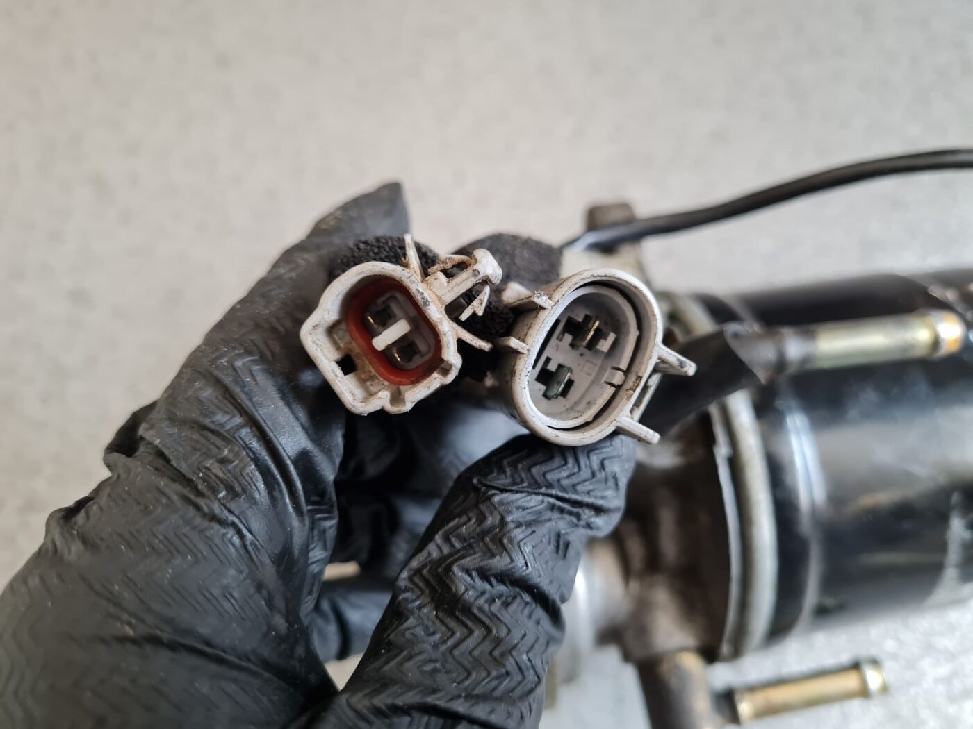 Degvielas filtra korpuss priekš NEW AND USED CAR SPARE PARTS 6 Degvielas filtra korpuss priekš NEW AND USED CAR SPARE PARTS