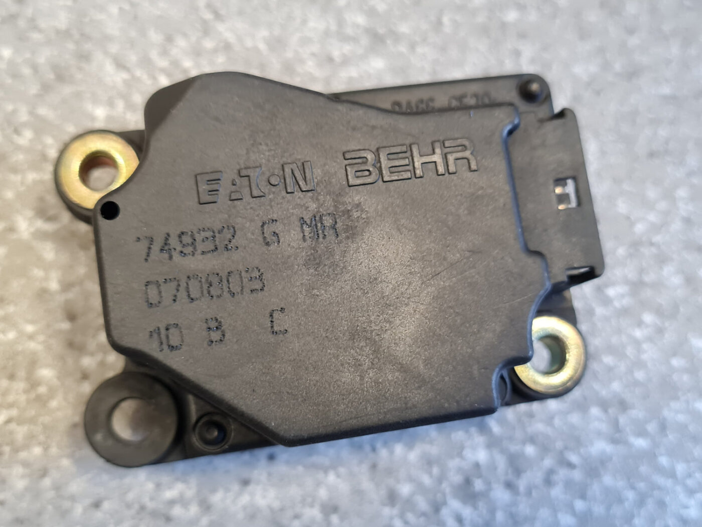 Apsildes sistēmas aktuators priekš VOLVO V70 2003 GREY 2 Apsildes sistēmas aktuators priekš VOLVO V70 2003 GREY