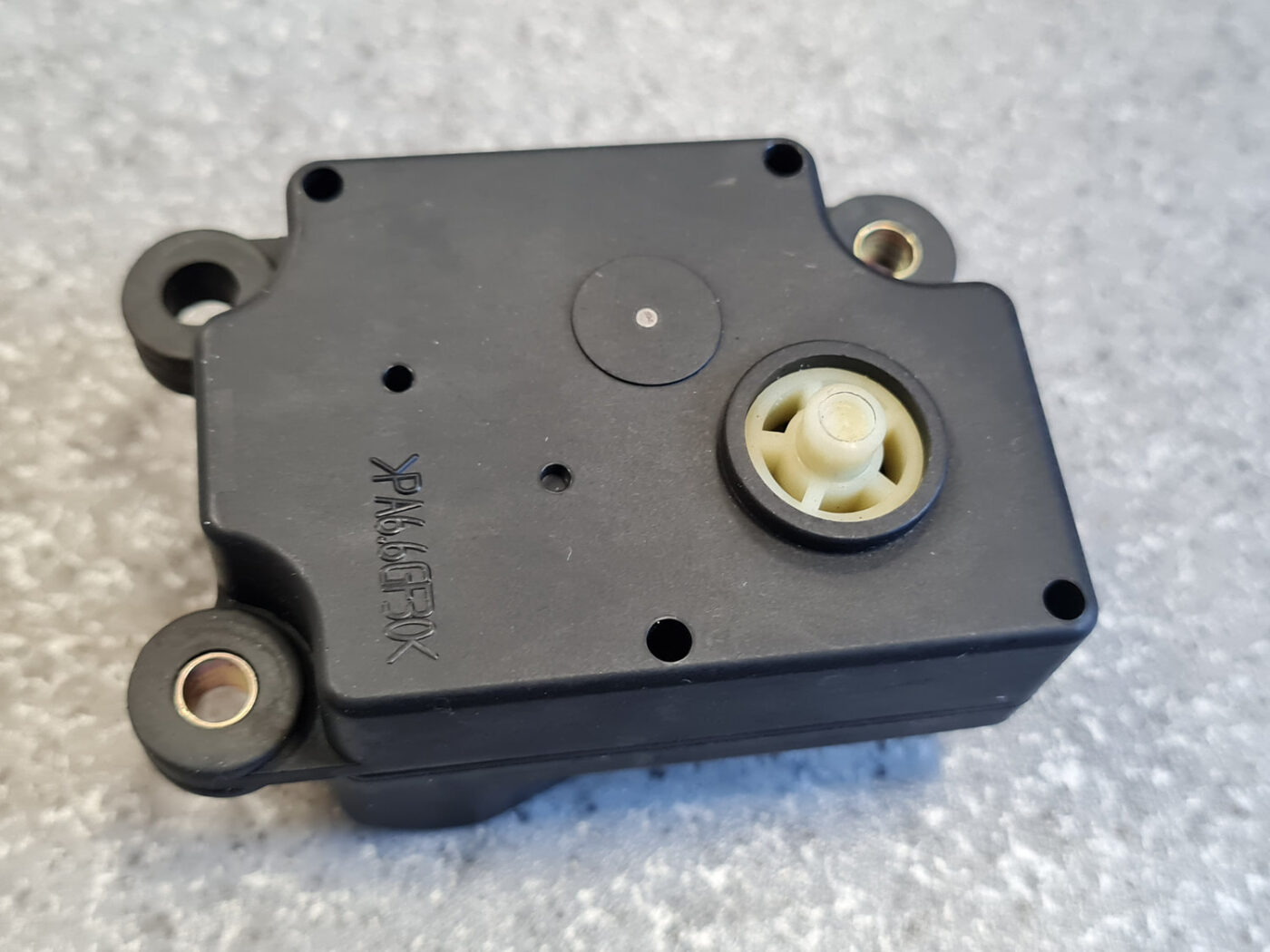 Apsildes sistēmas aktuators priekš VOLVO V70 2003 GREY 4 Apsildes sistēmas aktuators priekš VOLVO V70 2003 GREY