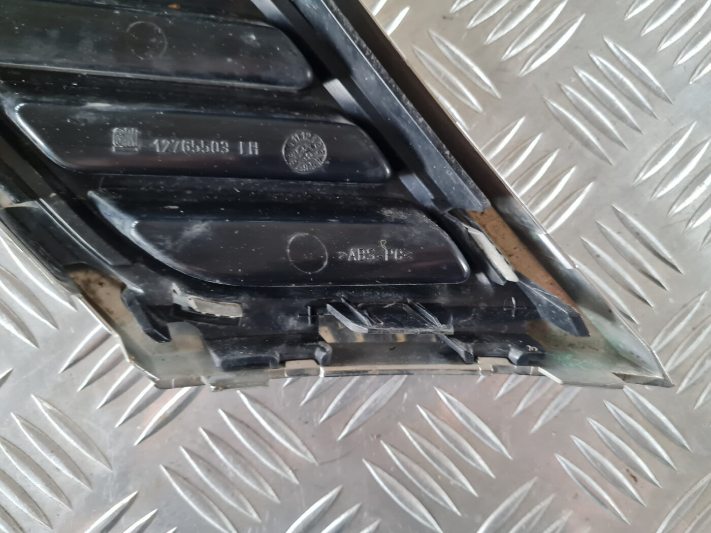 Bufera reste priekš SAAB 9-3 2009 5 Bufera reste priekš SAAB 9-3 2009