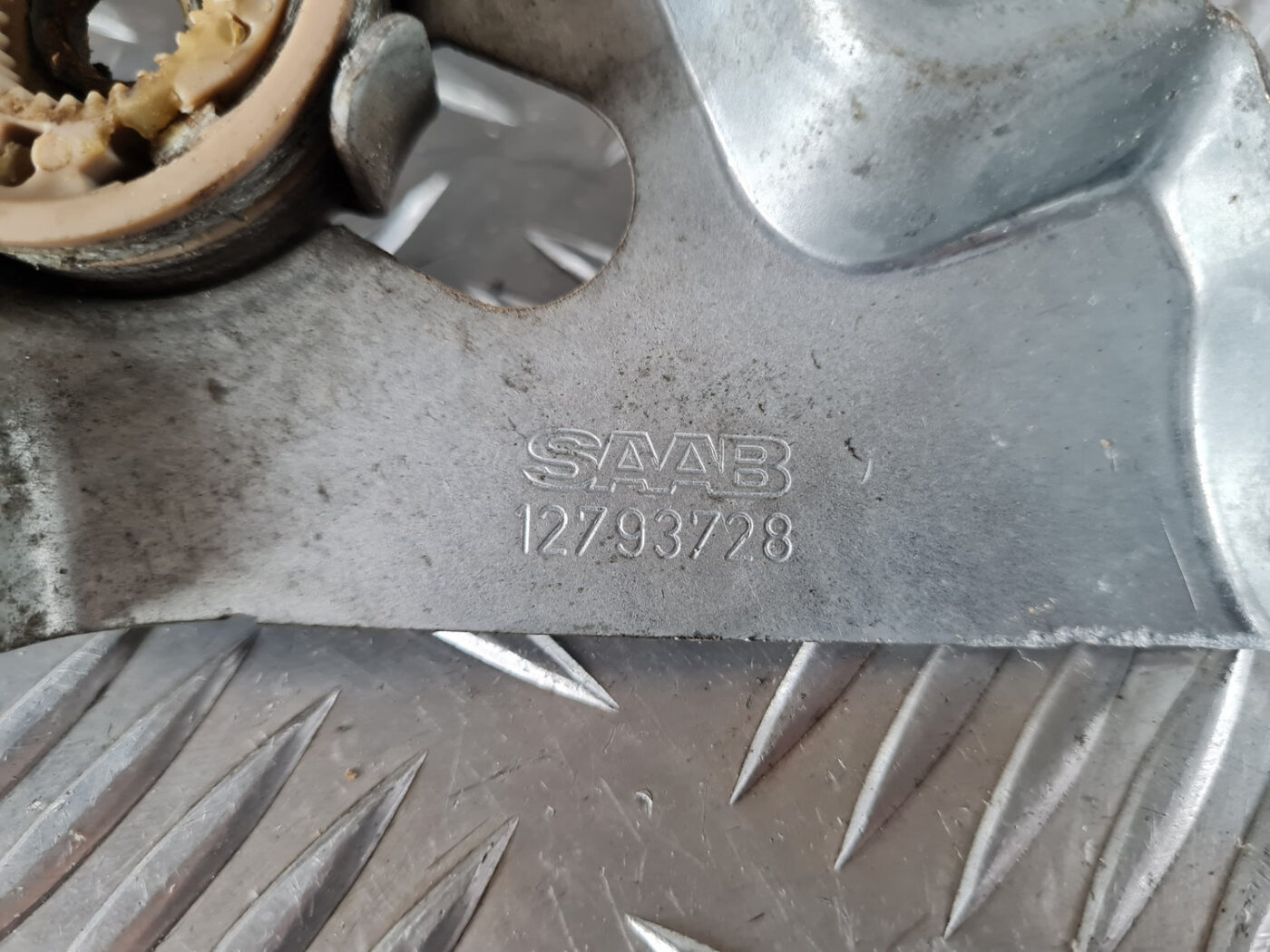 Stikla pacelšanas mehānisms priekšējais kreisais priekš SAAB 9-3 2009 2 Stikla pacelšanas mehānisms priekšējais kreisais priekš SAAB 9-3 2009