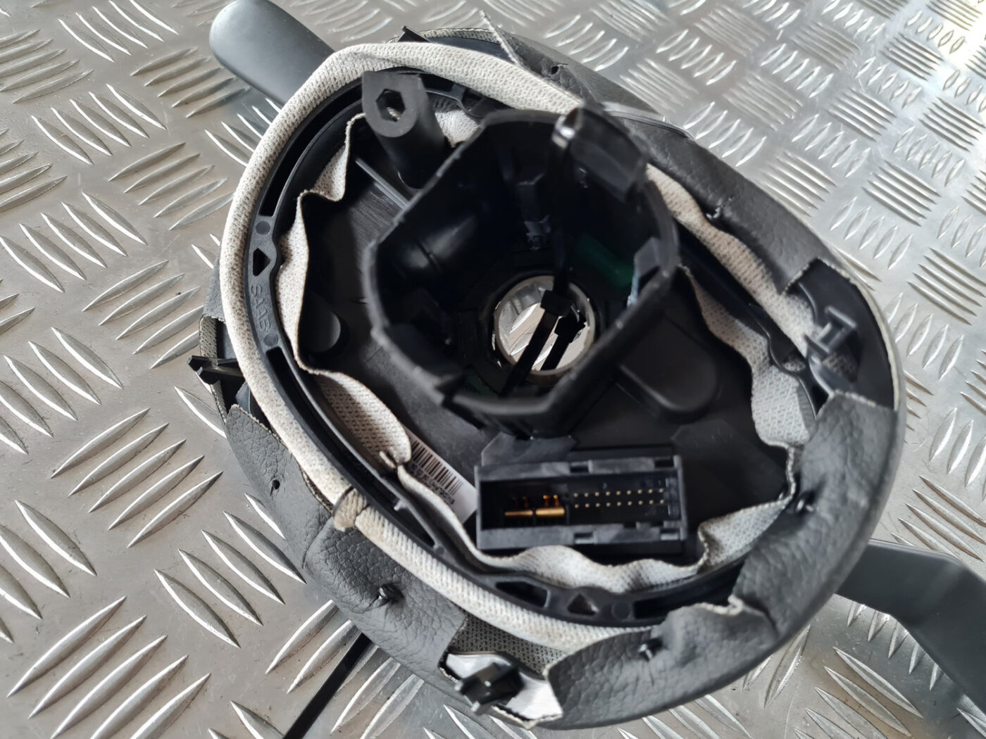 Stūres statnes slēdzis priekš SAAB 9-3 2009 5 Stūres statnes slēdzis priekš SAAB 9-3 2009