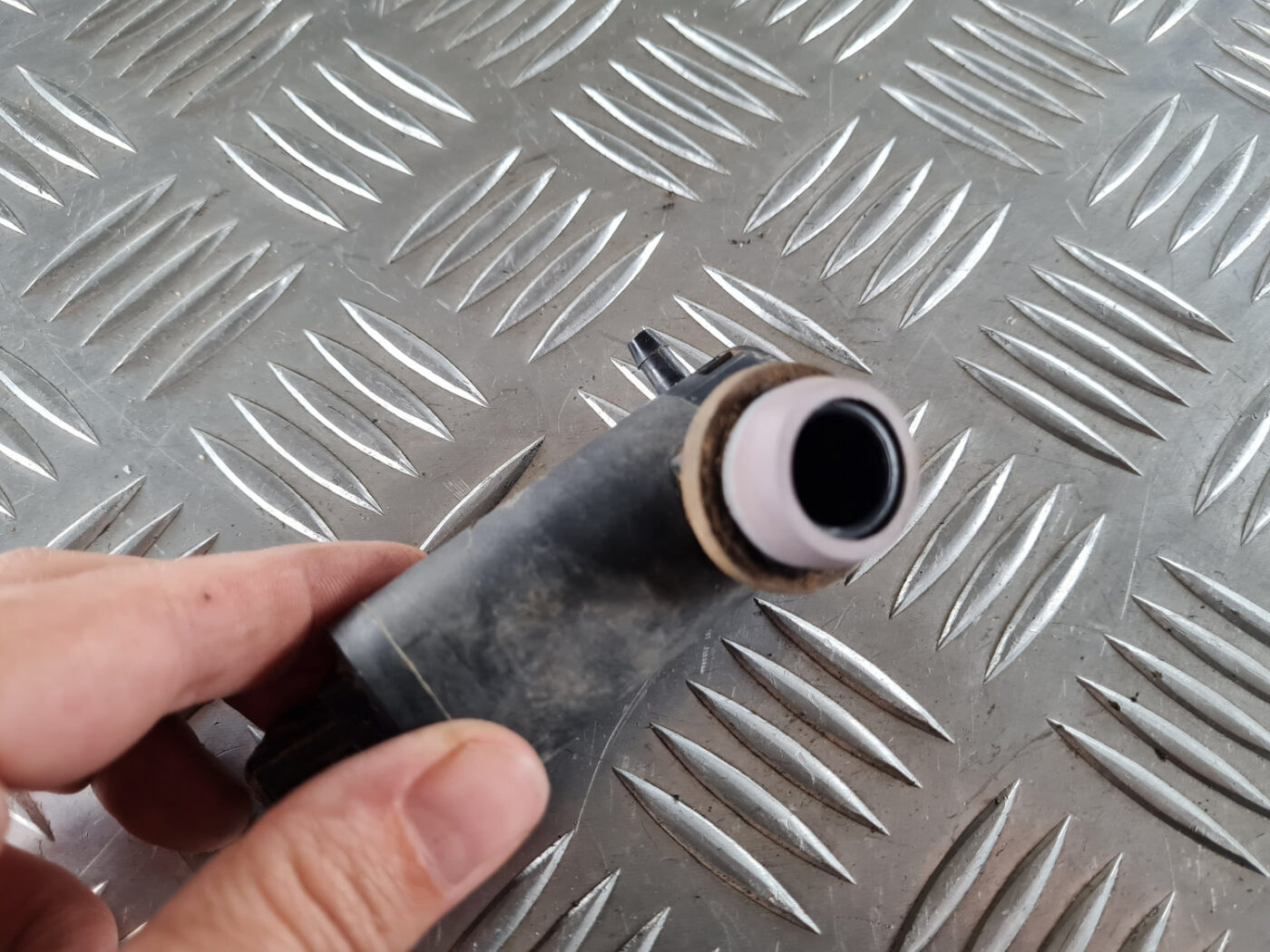 Mazgātāja šķidruma sūknis priekš SAAB 9-3 2009 3 Mazgātāja šķidruma sūknis priekš SAAB 9-3 2009