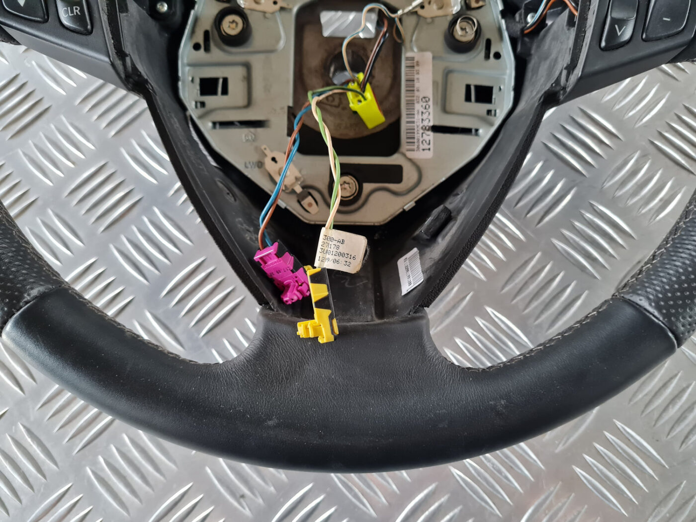 Stūre priekš SAAB 9-3 2009 13 Stūre priekš SAAB 9-3 2009