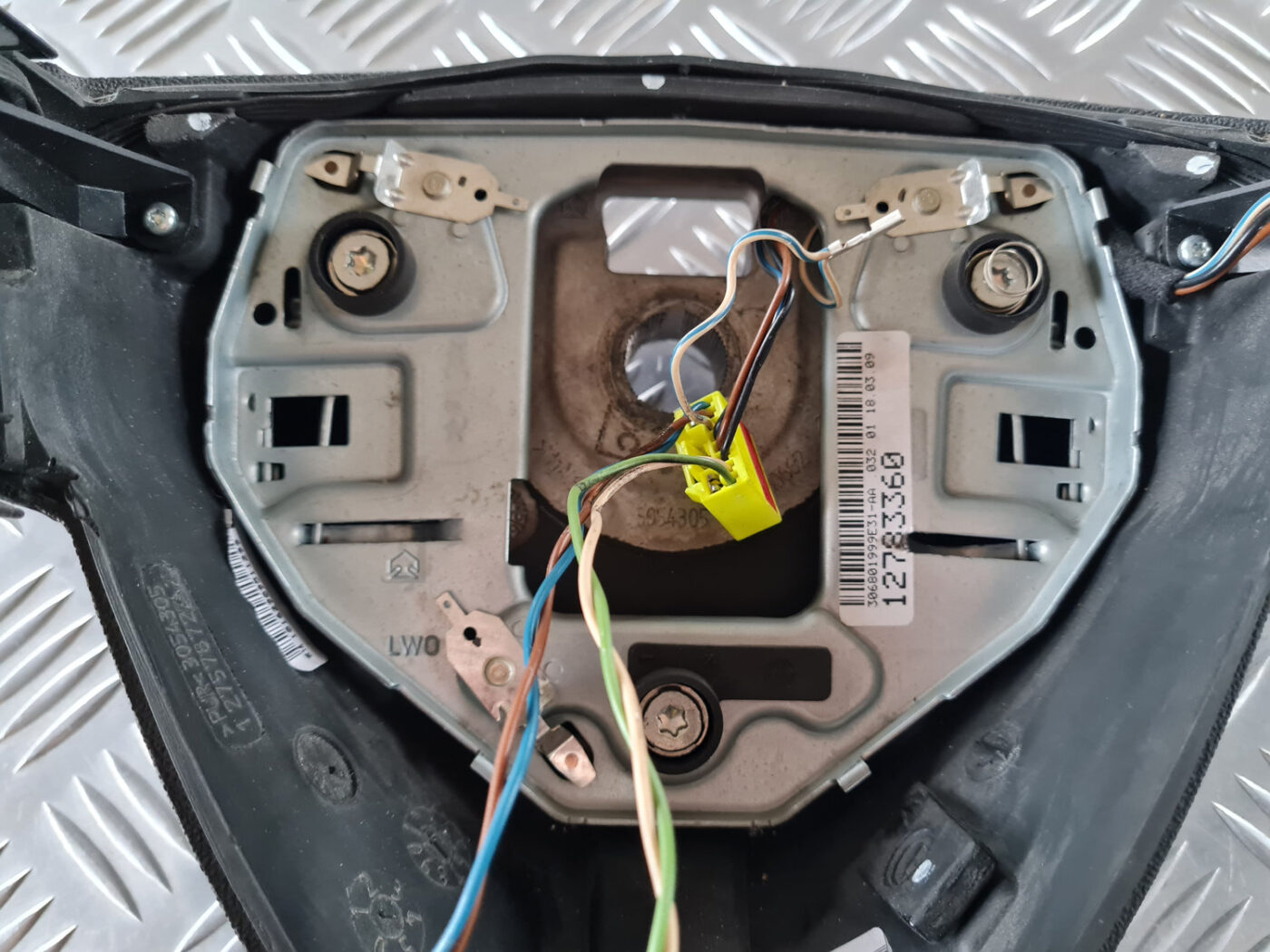 Stūre priekš SAAB 9-3 2009 12 Stūre priekš SAAB 9-3 2009