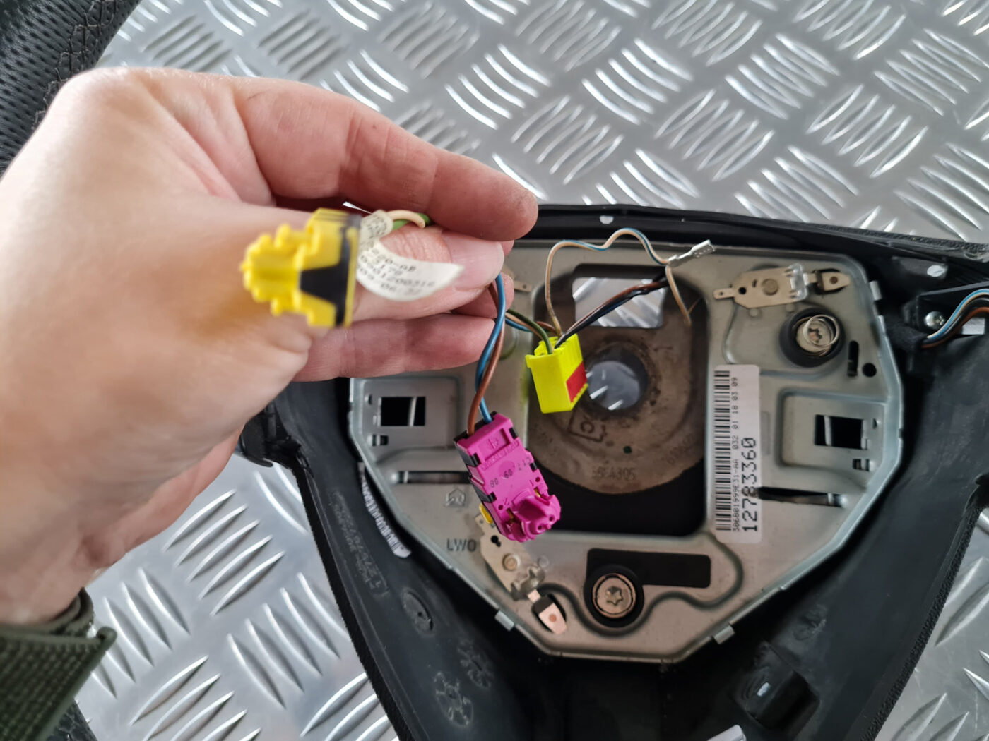 Stūre priekš SAAB 9-3 2009 11 Stūre priekš SAAB 9-3 2009