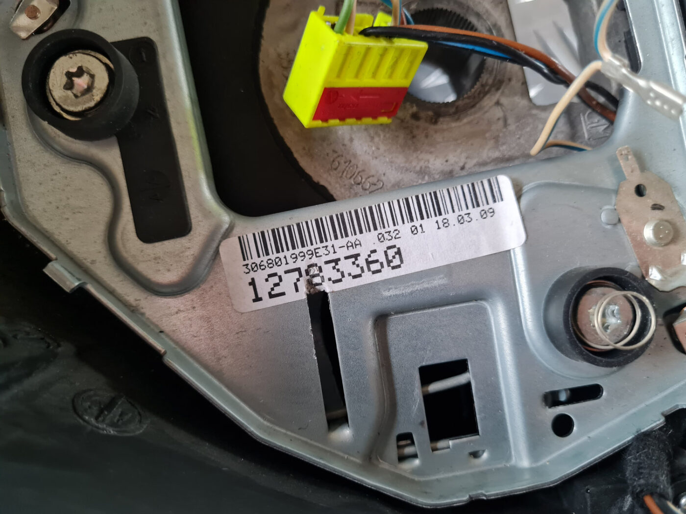 Stūre priekš SAAB 9-3 2009 9 Stūre priekš SAAB 9-3 2009