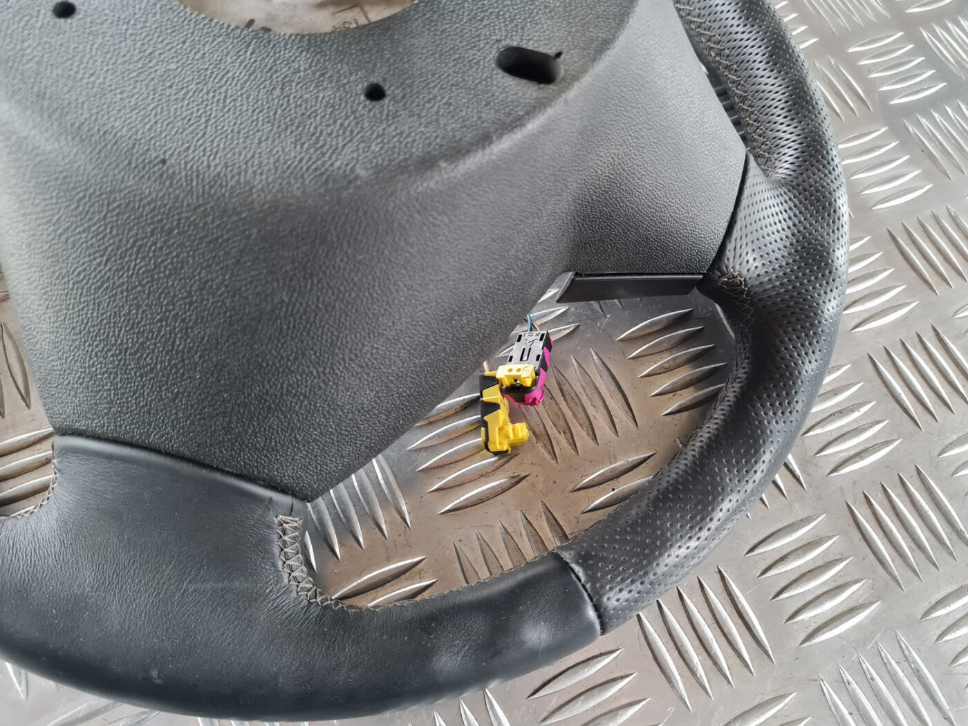 Stūre priekš SAAB 9-3 2009 5 Stūre priekš SAAB 9-3 2009