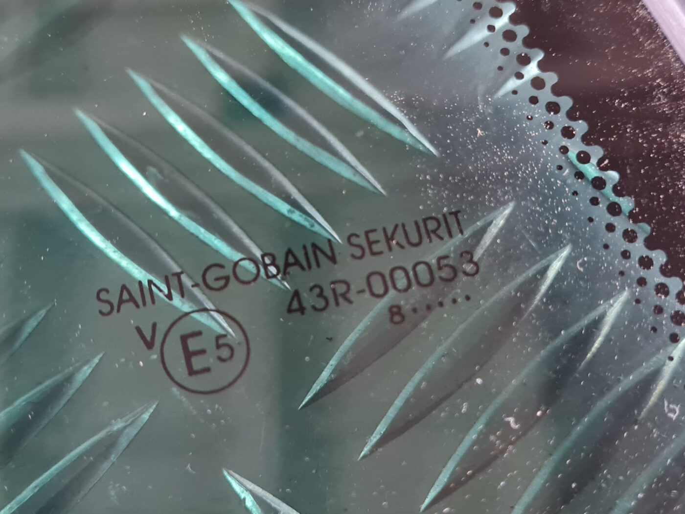 Labo durvju stūra stikls priekš SAAB 9-3 2009