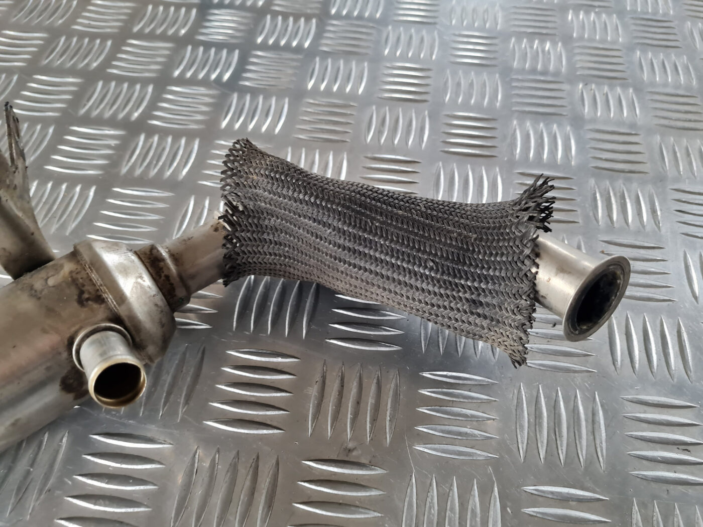 EGR vārsta dzesētājs priekš SAAB 9-3 2009 3 EGR vārsta dzesētājs priekš SAAB 9-3 2009