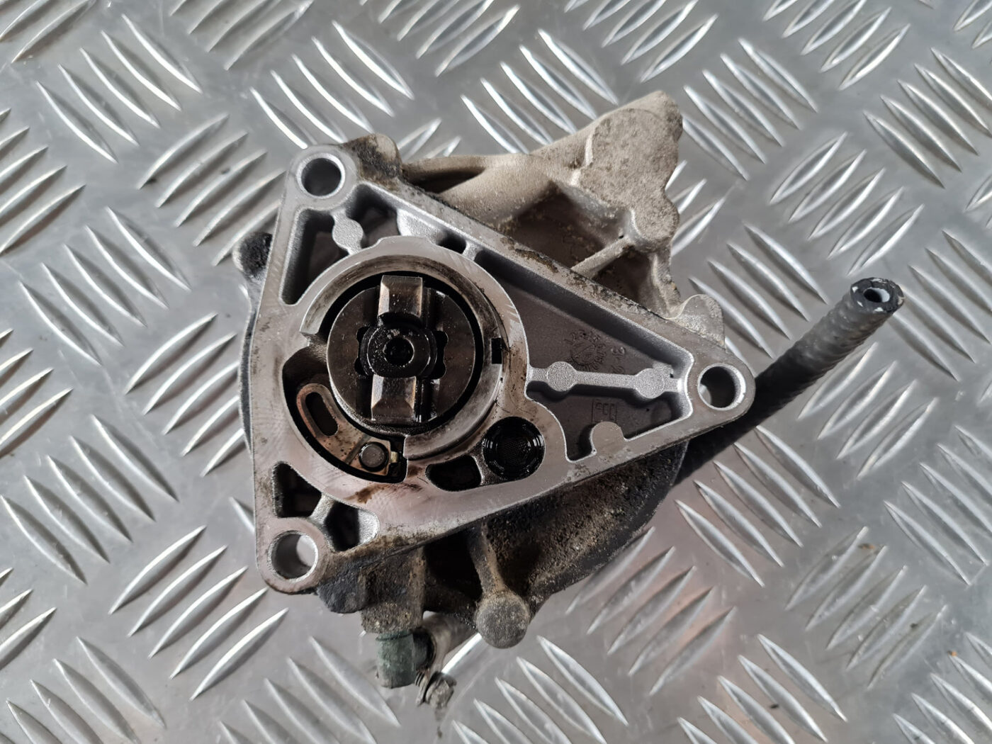 Vakuuma sūknis priekš SAAB 9-3 2009 2 Vakuuma sūknis priekš SAAB 9-3 2009