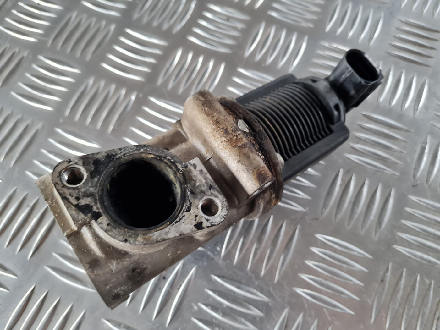 EGR vārsts priekš SAAB 9-3 2009