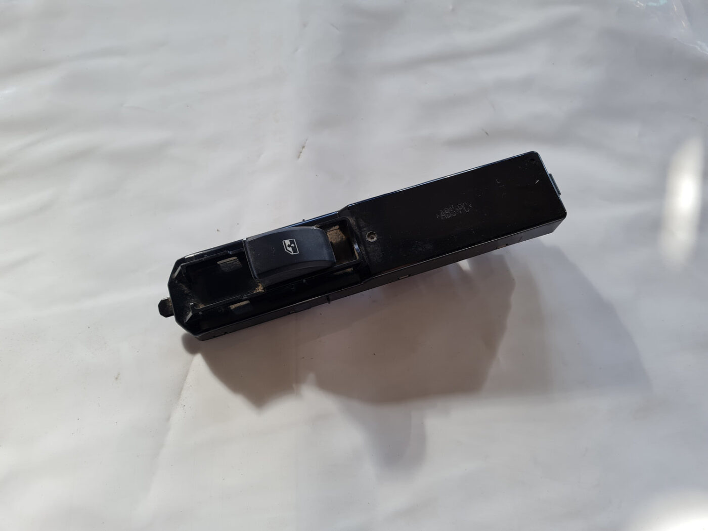 Stikla pacelšanas poga priekš SAAB 9-3 2009 1 Stikla pacelšanas poga priekš SAAB 9-3 2009