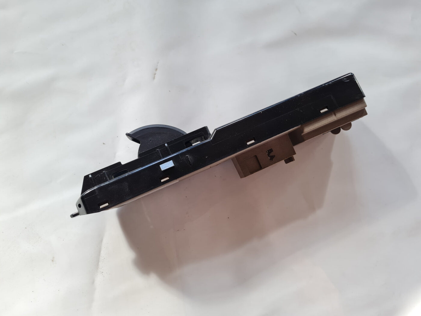 Stikla pacelšanas poga priekš SAAB 9-3 2009 7 Stikla pacelšanas poga priekš SAAB 9-3 2009