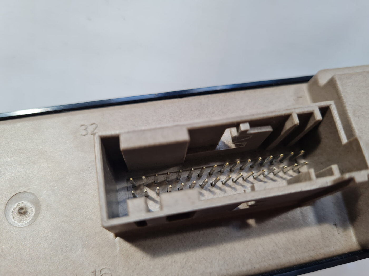 Stikla pacelšanas poga priekš SAAB 9-3 2009 4 Stikla pacelšanas poga priekš SAAB 9-3 2009