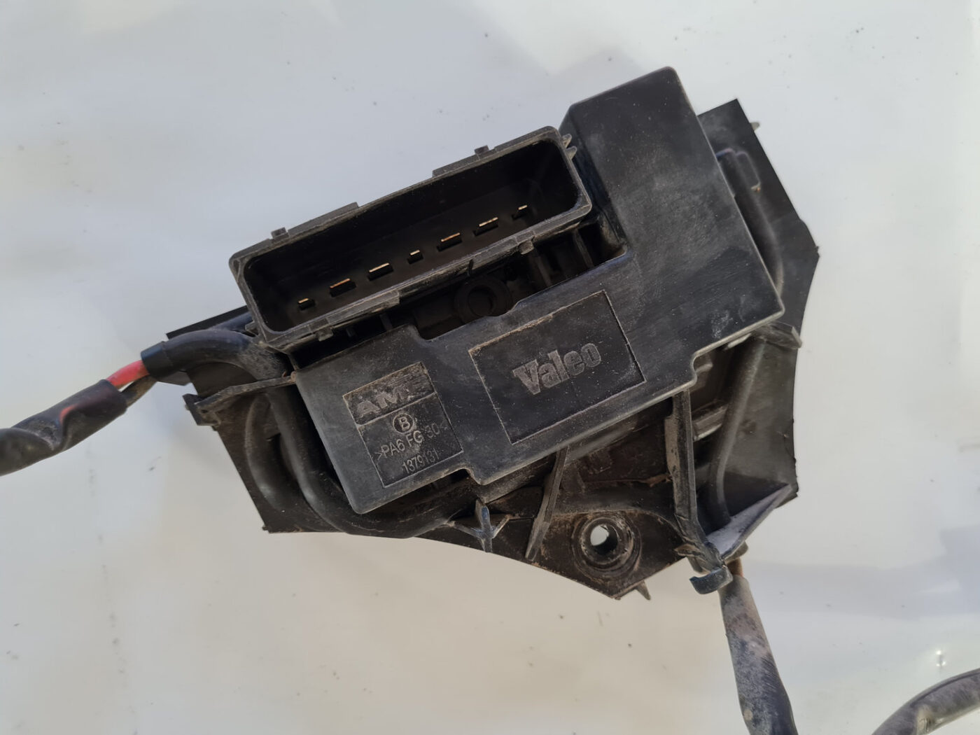 Ventilatora vadības bloks priekš SAAB 9-3 2009 2 Ventilatora vadības bloks priekš SAAB 9-3 2009