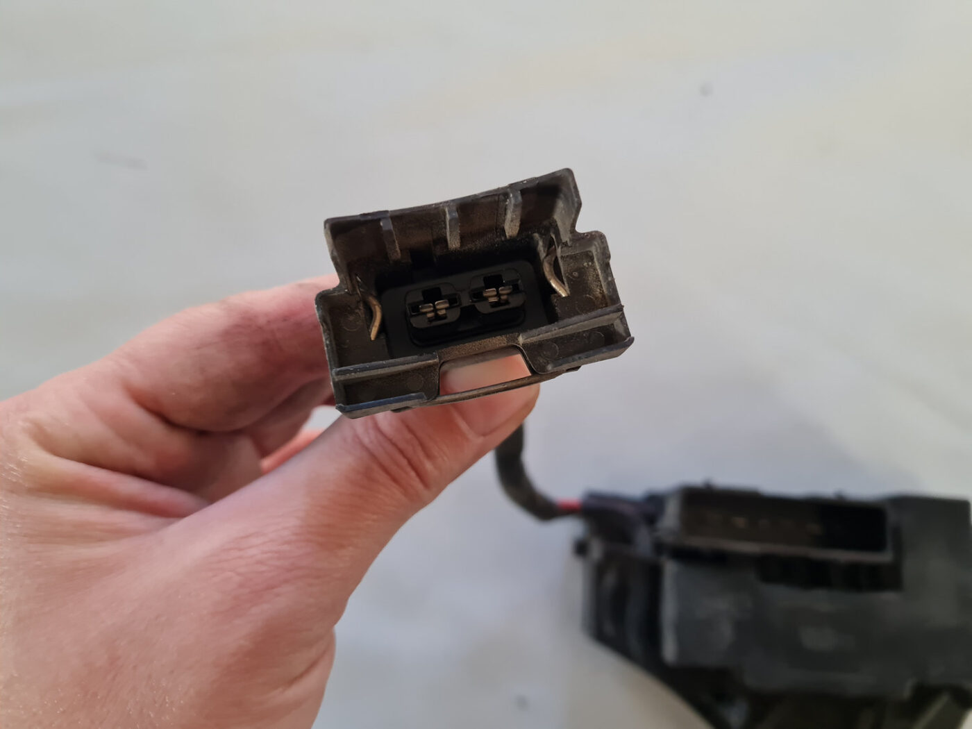 Ventilatora vadības bloks priekš SAAB 9-3 2009 5 Ventilatora vadības bloks priekš SAAB 9-3 2009