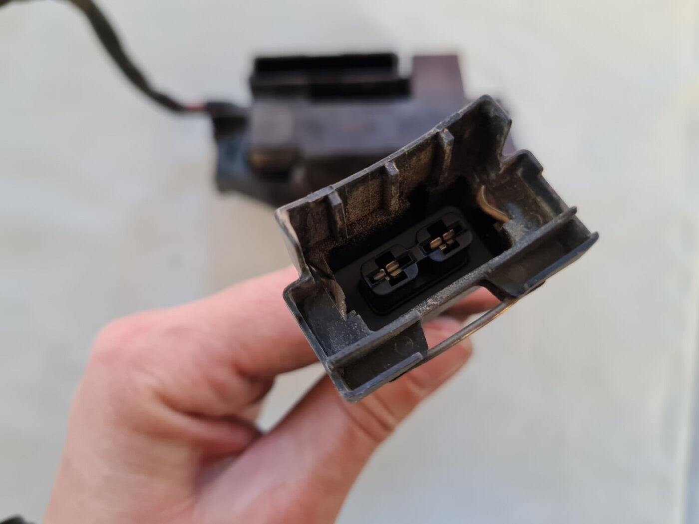 Ventilatora vadības bloks priekš SAAB 9-3 2009 4 Ventilatora vadības bloks priekš SAAB 9-3 2009