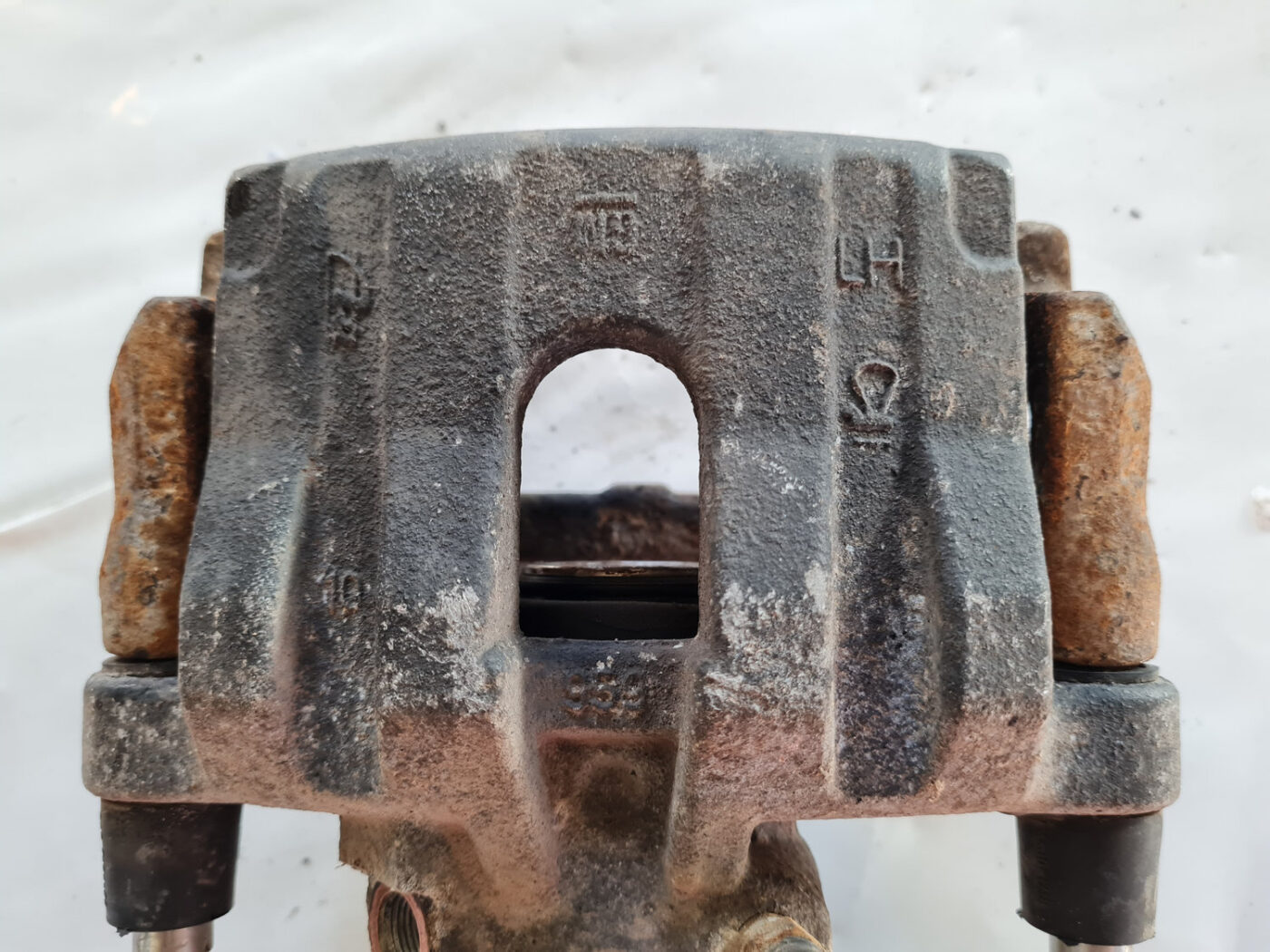 Aizmugurējais kreisais suports priekš SAAB 9-3 2009