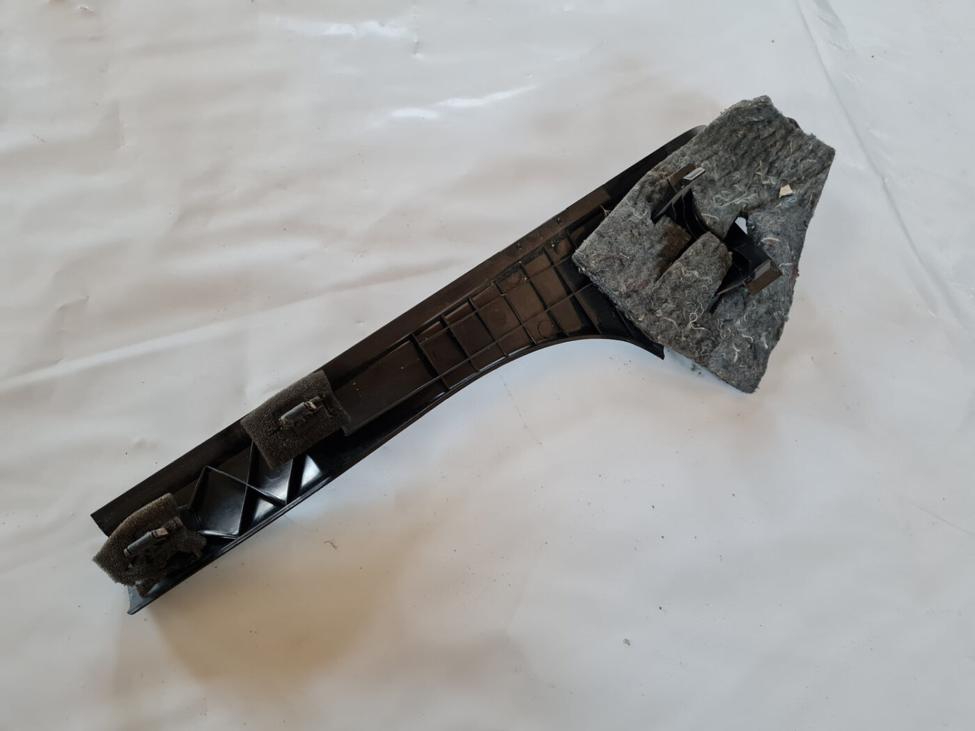 Sliekšņa aizmugurēja kreisa uzlika (salonā) priekš SAAB 9-3 2009