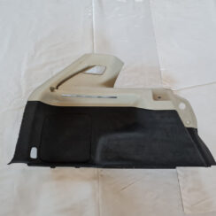 Bagāžnieka nodalījuma sānu apdare priekš SAAB 9-3 2009