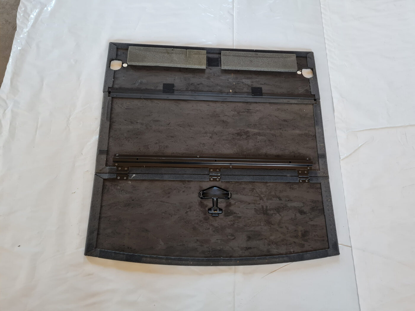 Bagāžnieka grīda priekš SAAB 9-3 2009 4 Bagāžnieka grīda priekš SAAB 9-3 2009