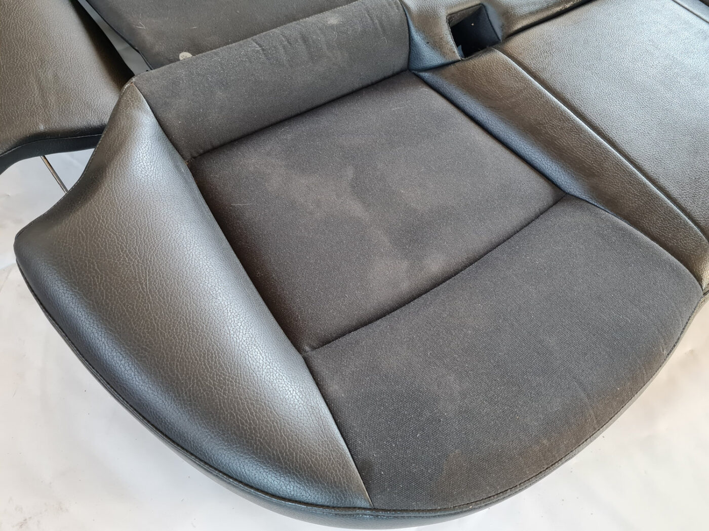 Aizmugurējais sēdeklis priekš SAAB 9-3 2009