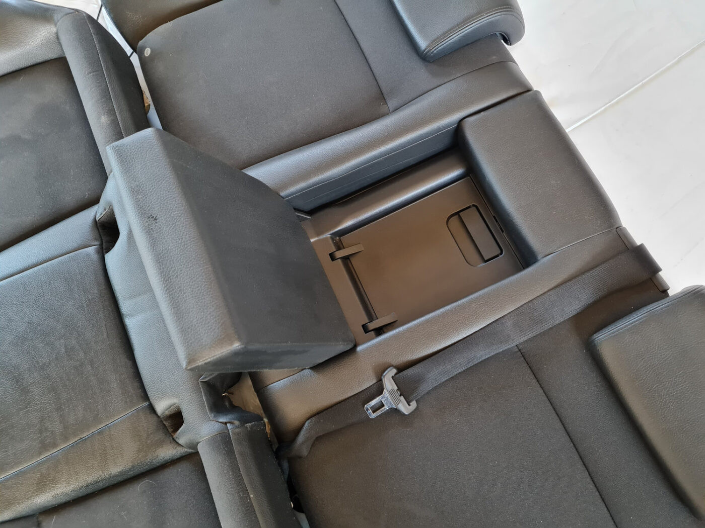 Aizmugurējais sēdeklis priekš SAAB 9-3 2009