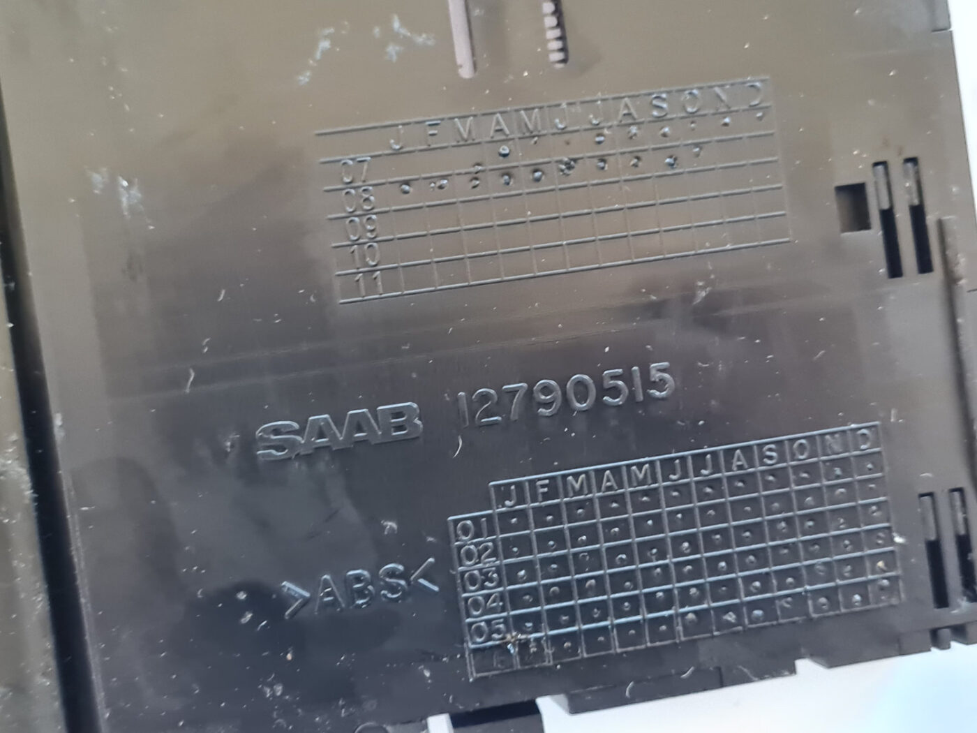 Krūzes turētājs priekš SAAB 9-3 2009 3 Krūzes turētājs priekš SAAB 9-3 2009