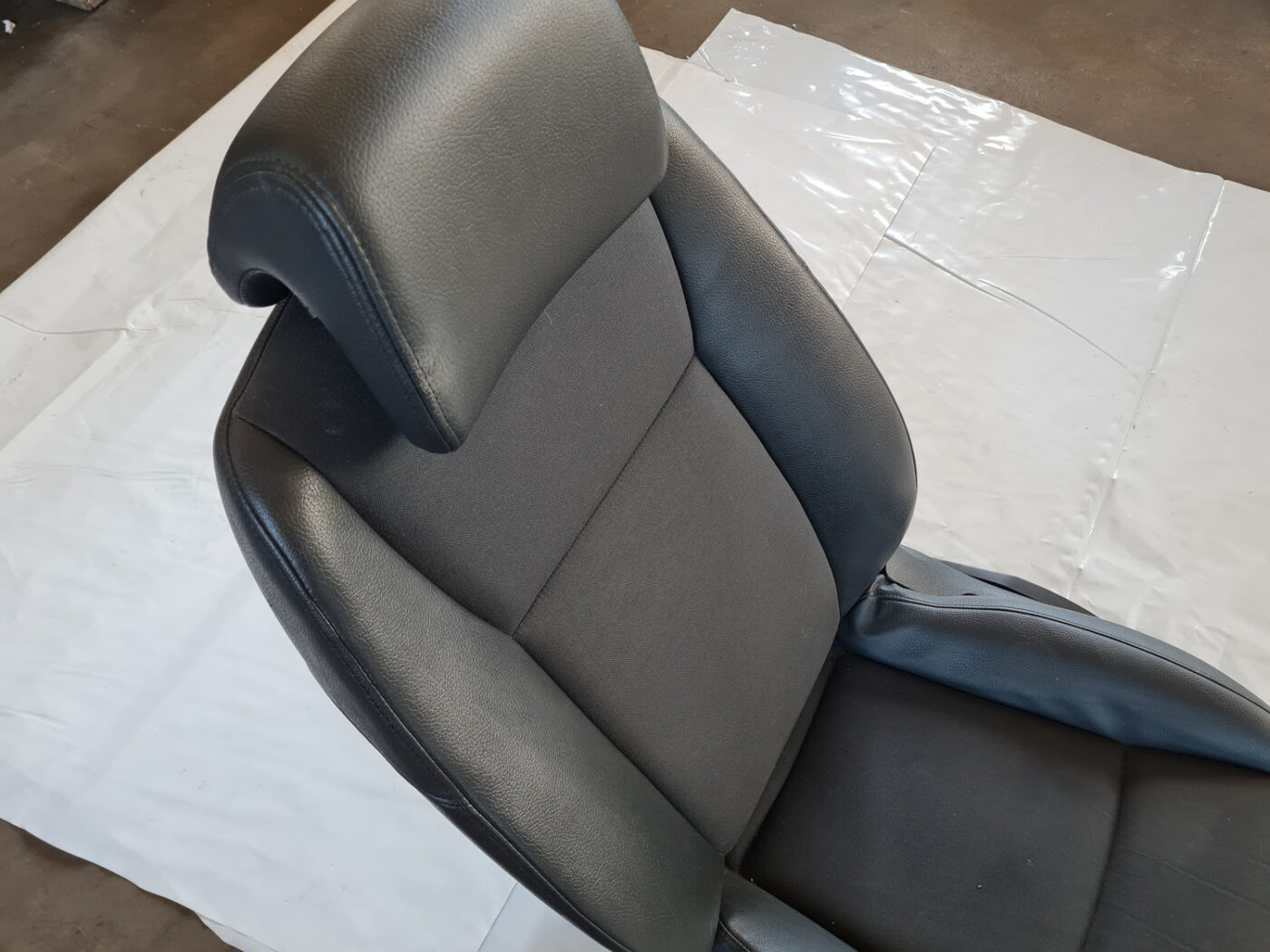 Priekšējais kreisais sēdeklis priekš SAAB 9-3 2009 9 Priekšējais kreisais sēdeklis priekš SAAB 9-3 2009