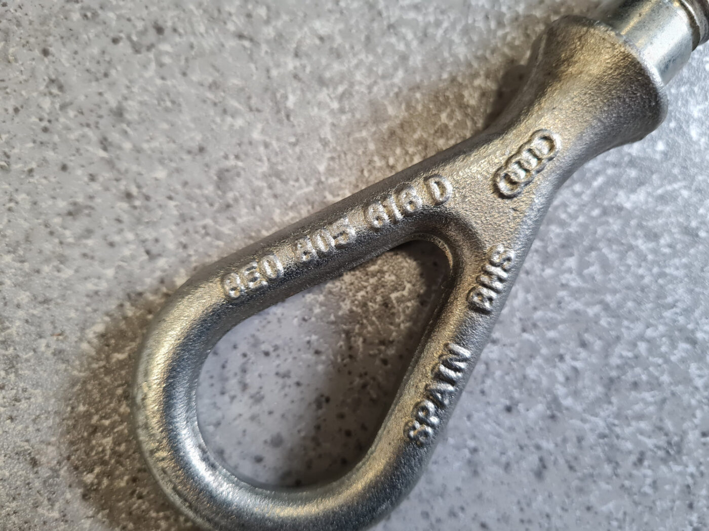 Vilkšanas āķis priekš AUDI A6 2008 2 Vilkšanas āķis priekš AUDI A6 2008