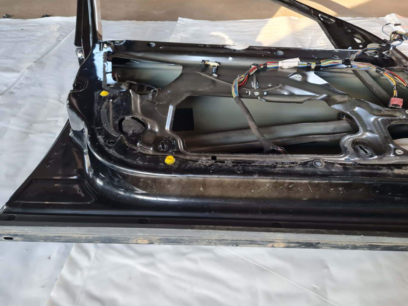 Priekšējās kreisās durvis priekš SAAB 9-3 2009 10 Priekšējās kreisās durvis priekš SAAB 9-3 2009