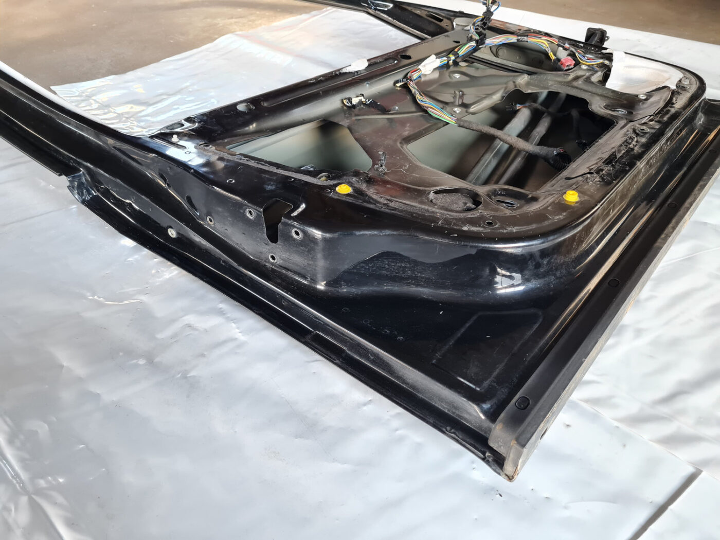 Priekšējās kreisās durvis priekš SAAB 9-3 2009 9 Priekšējās kreisās durvis priekš SAAB 9-3 2009