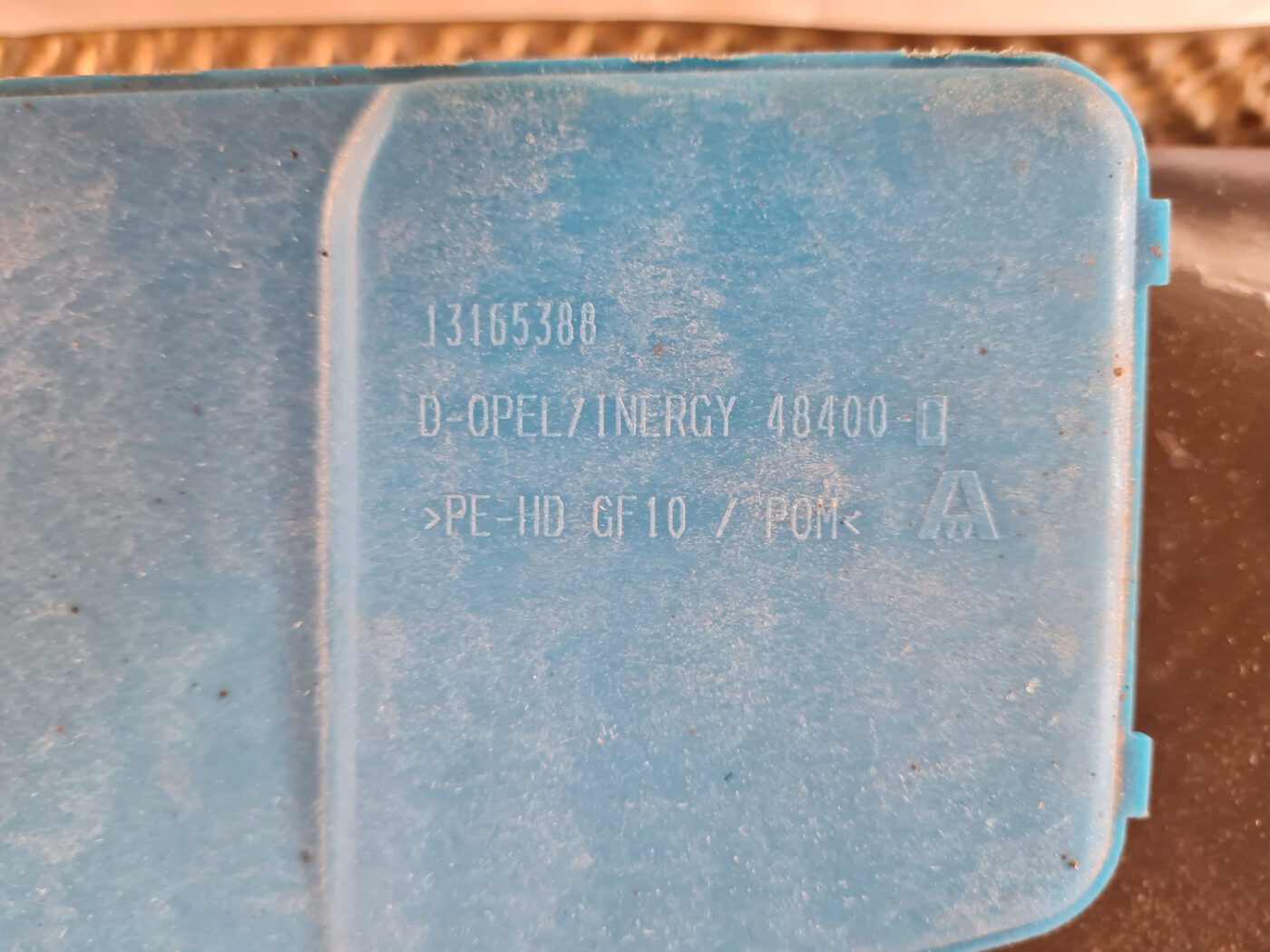 Degvielas tvertne priekš SAAB 9-3 2009 7 Degvielas tvertne priekš SAAB 9-3 2009