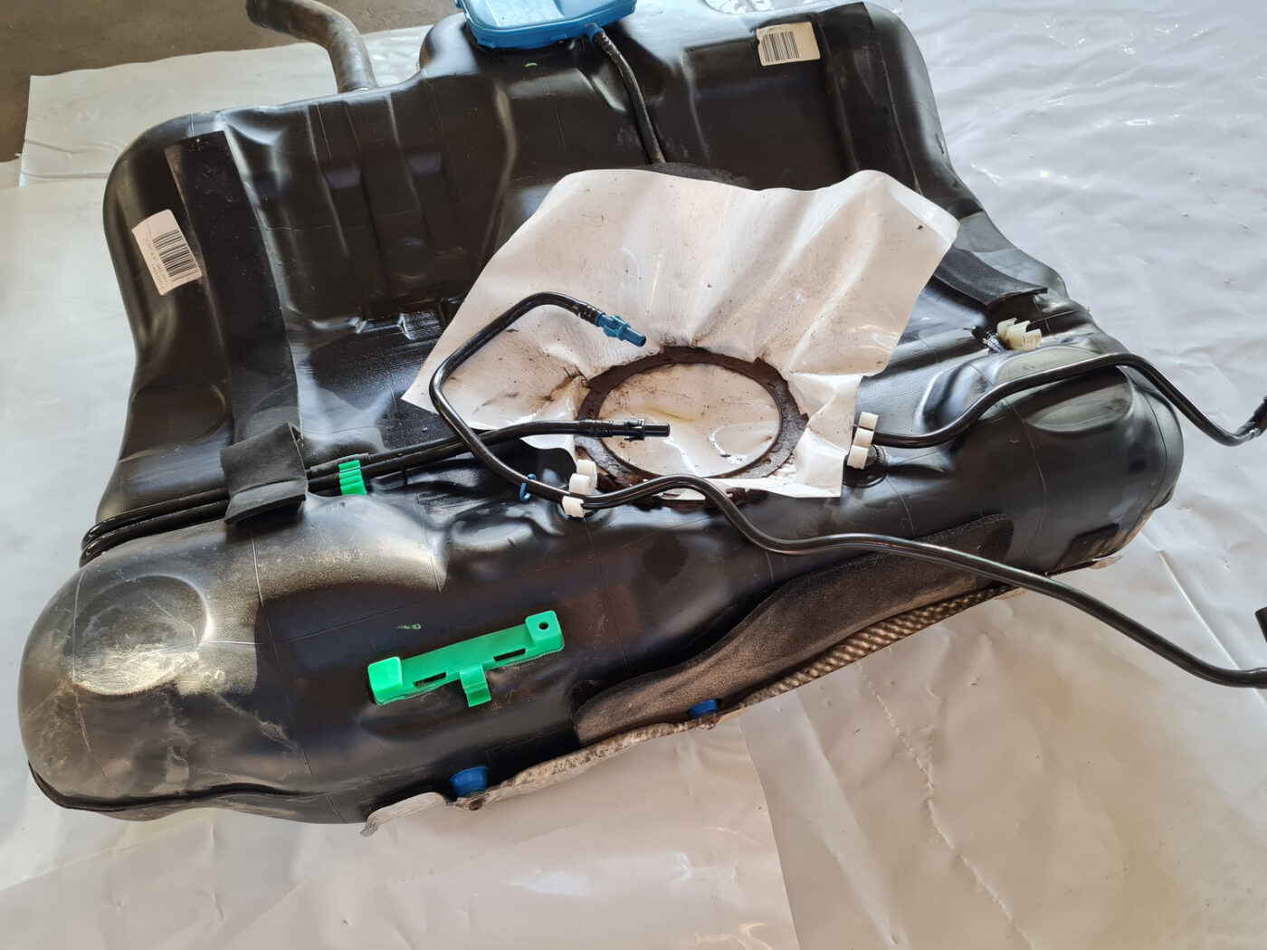 Degvielas tvertne priekš SAAB 9-3 2009 4 Degvielas tvertne priekš SAAB 9-3 2009