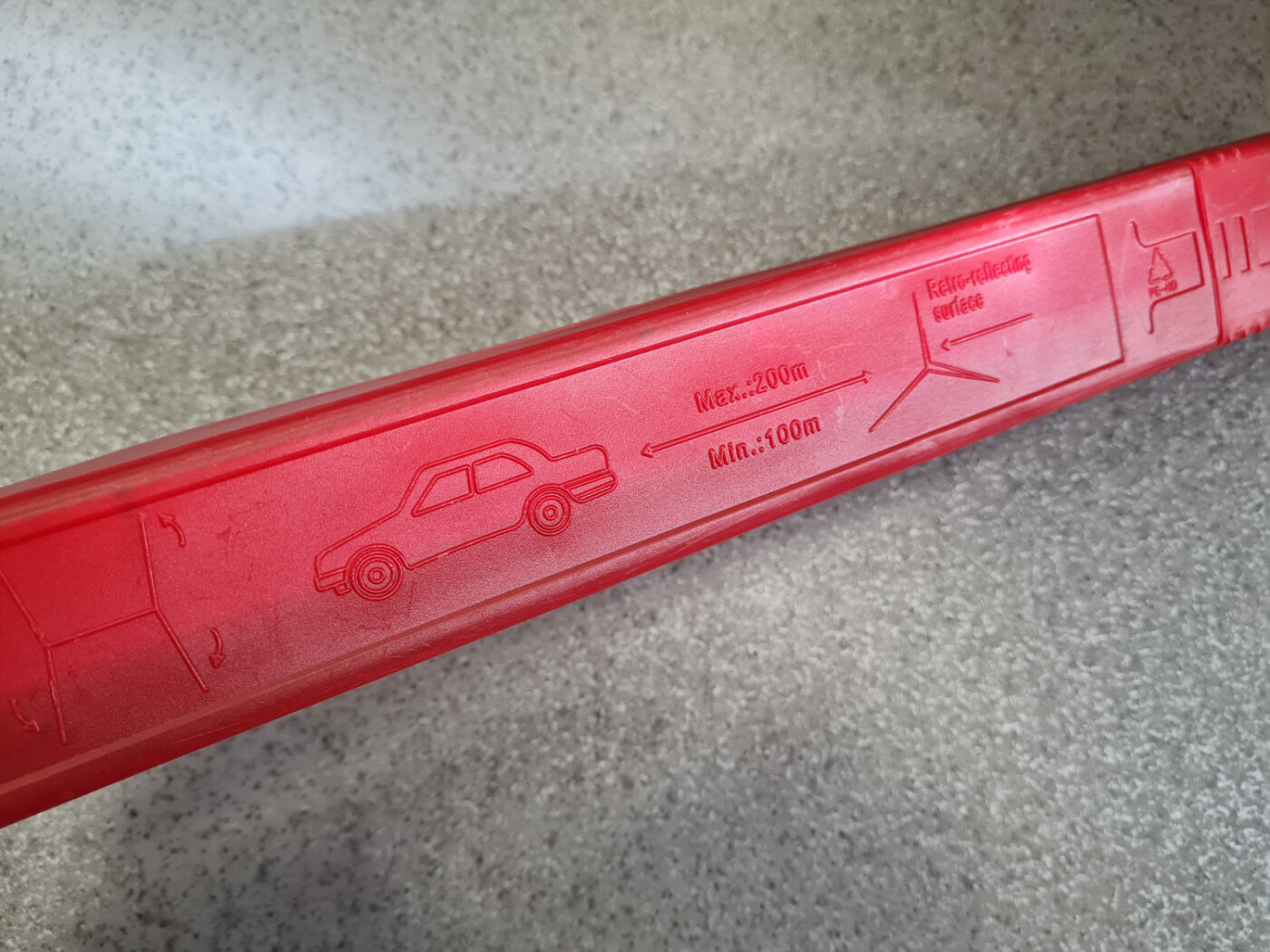 Brīdinājuma trīsstūris priekš MERCEDES BENZ E250 W212 2014 6 Brīdinājuma trīsstūris priekš MERCEDES BENZ E250 W212 2014